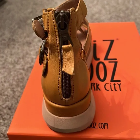 MizMooz sandals.Yellow.Zipper on the back.Adjustable buckles.Great condition - Picture 3 of 6